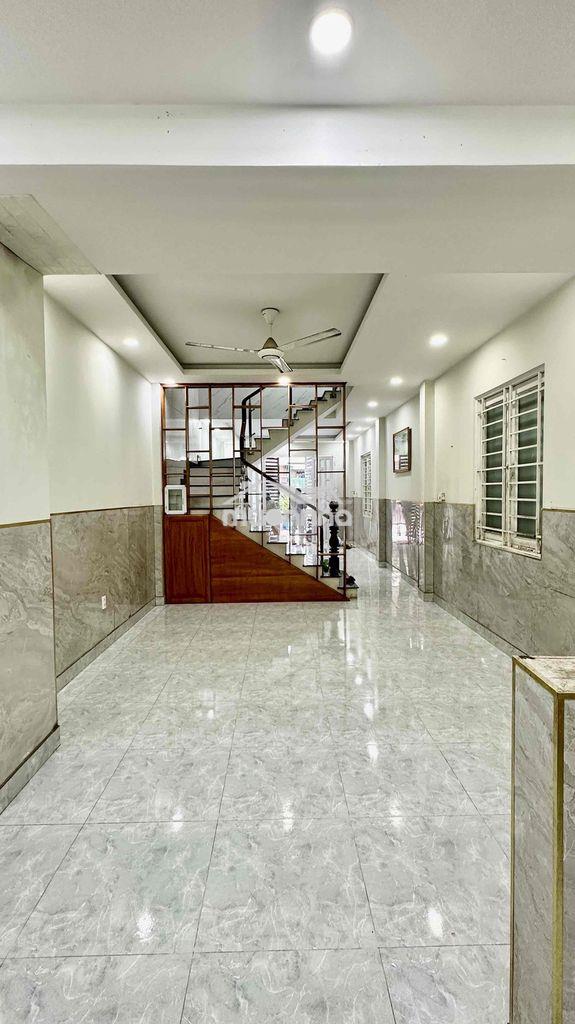 Cho thuê nhà 3 tầng, 4 phòng ngủ kdc đường xtt 30