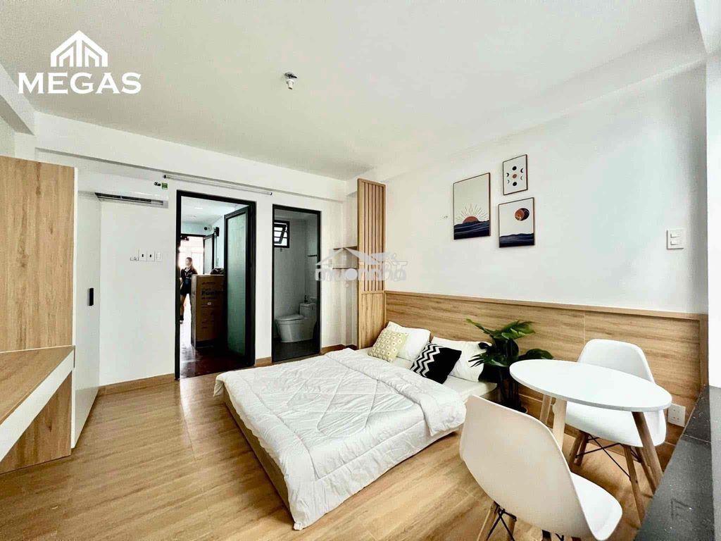 Studio_thoáng mát_cửa xổ trời_ngay cv lê thị riêng - cách mạng tháng 8 - 3