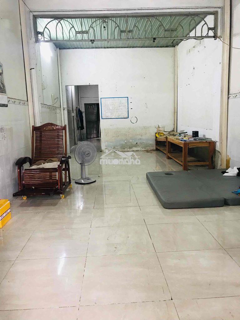 Nhà cho thuê hẻm 4 m gần chợ  tân hương 4x18m 1 lầu 3 pn 3 wc