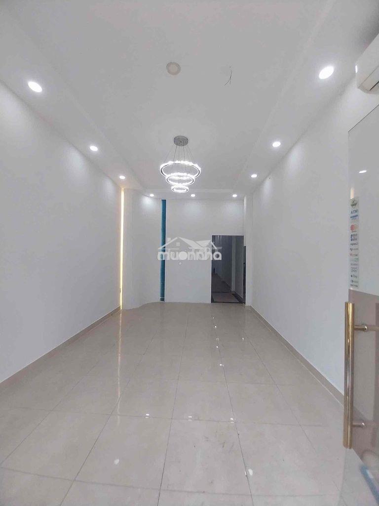 Cho thuê nhà nguyên căn mặt tiền quận 5