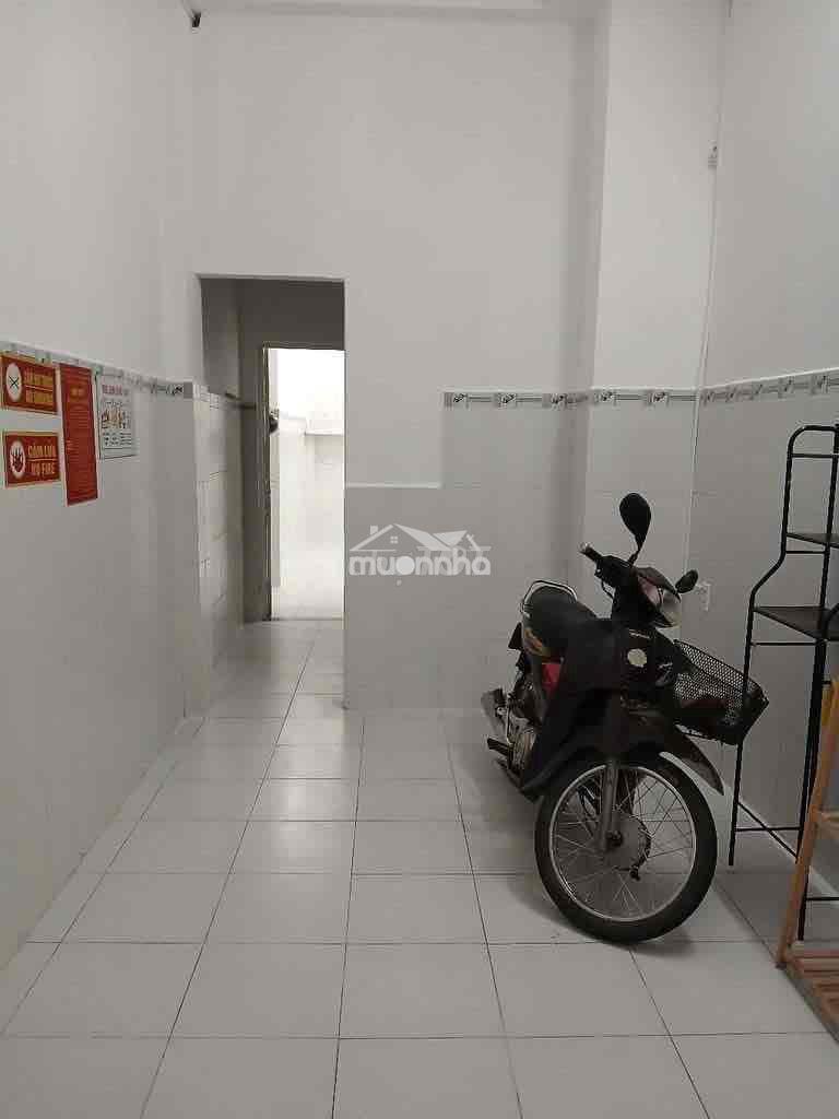 Quận 10 - nguyễn tiểu la - 4 tầng - 5 phòng ngủ - giá thuê chỉ 16tr/t - 2