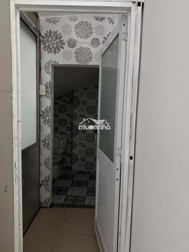 Cho thuê phòng tầng trệt và ký túc xá giường tầng - 3