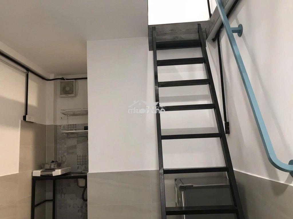 Phòng rộng gác cao nhất nhà giá tốt không phụ phí - 2