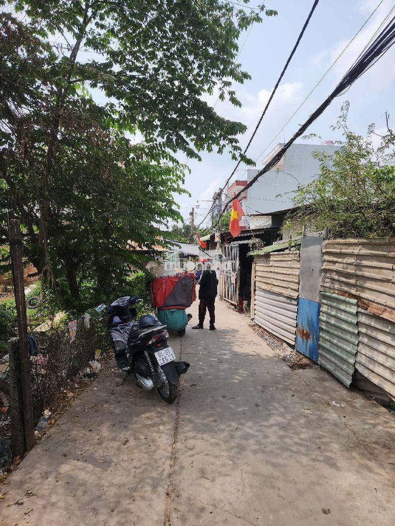 Chính chủ cần bán nhà nát hẻm>3m bchánh.dt đất: 293m2.bán nhanh 8 tỷ. - 2