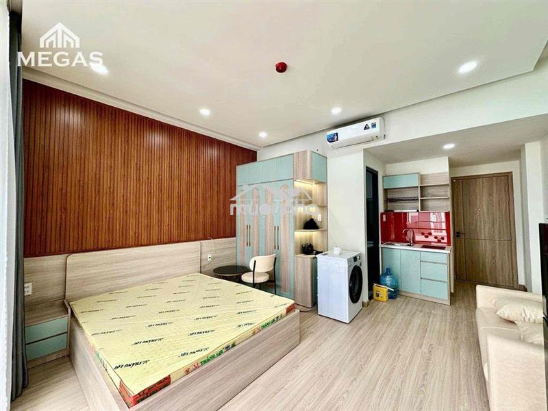 Căn hộ cao cấp có ban công + full nội thất ngay trục đường quang trung
