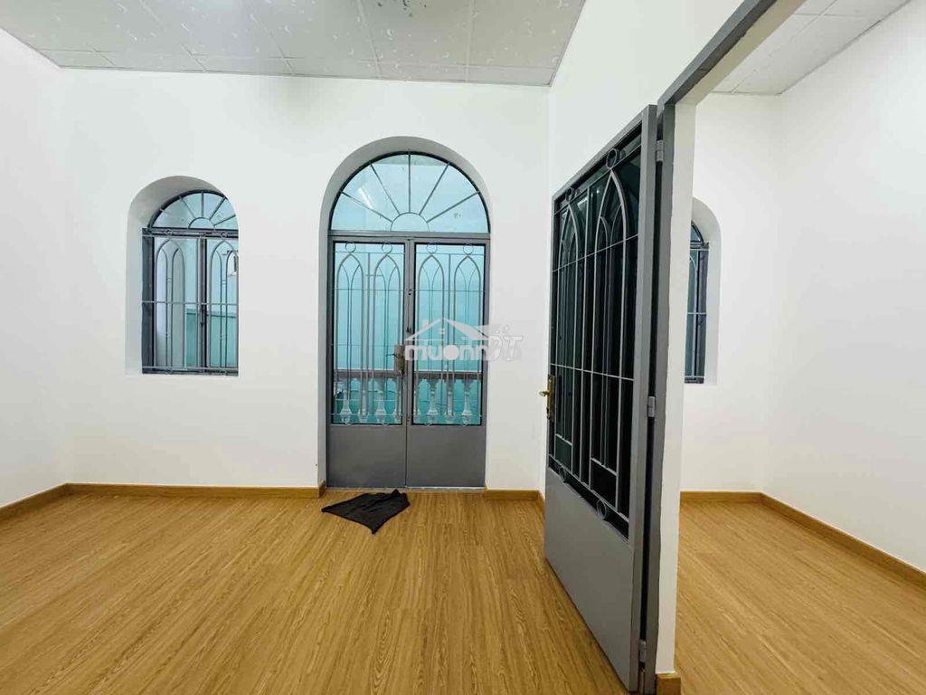 Rất ngộp ! ngay chợ thủ đức 50m2 + 2 tầng vị trí đẹp - 2