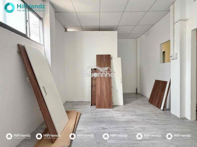 Phòng không gác mới xây, đi bộ qua đh văn hiến- cửa sổ trời - nhà mới