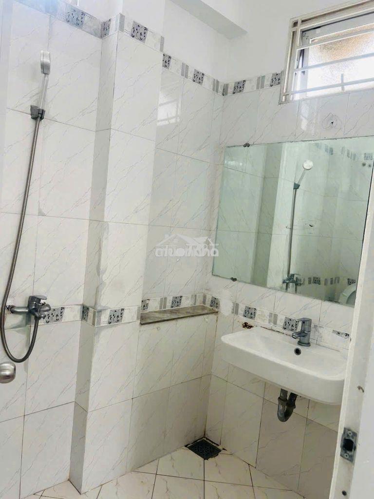 Nhà nguyên căn 4 tầng nam hoà gần metro có 2ml , bếp giá 9tr/tháng - 2