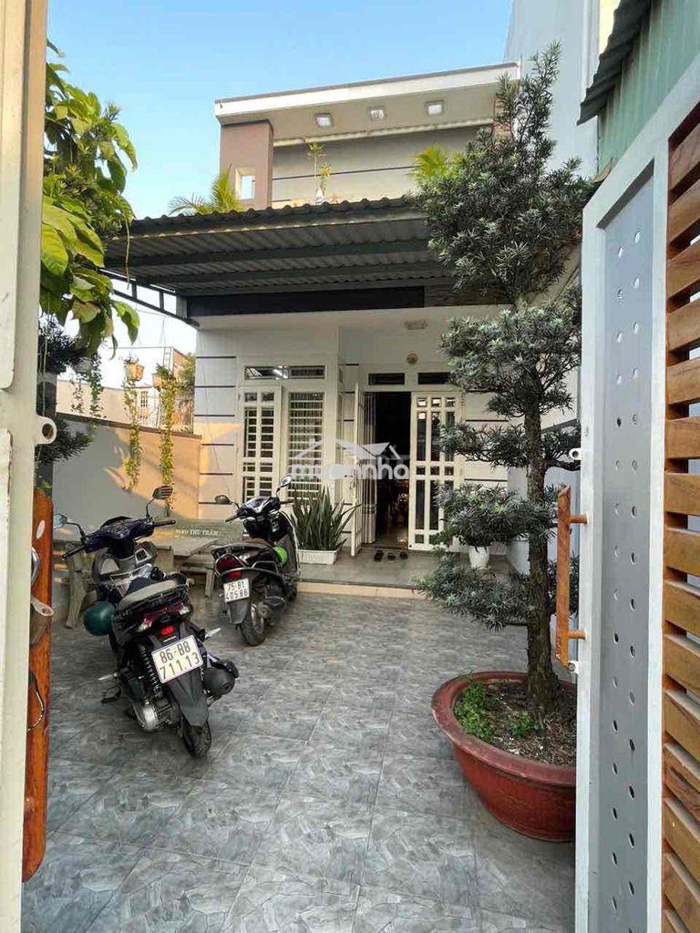 Bán nhà 1 lầu đẹp 4.3x29m nở hậu 5m, shr, hẻm 5m 1/30m đg nhựa.