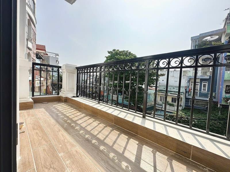 Cho thuê căn hộ gác lửng + ban công riêng - 4