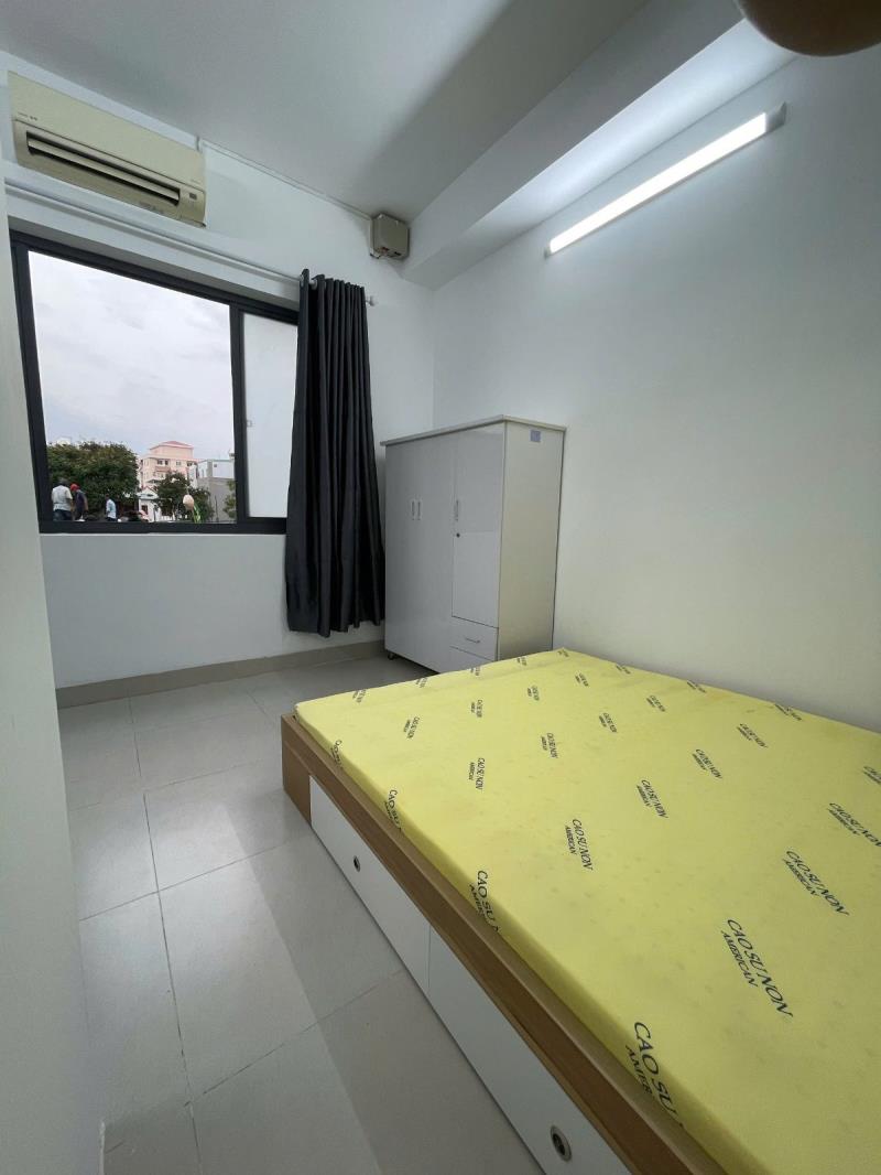 Studio mới xây full nội thất - cửa sổ trời thoáng mát - ngay cổng dh văn lang - ở tối đa 3 người giá cực rẻ - 2