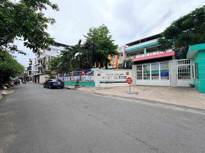 Chị 100tr/m ,125m khu vườn mini giữa lòng sài gòn hxh ngủ trong nhà