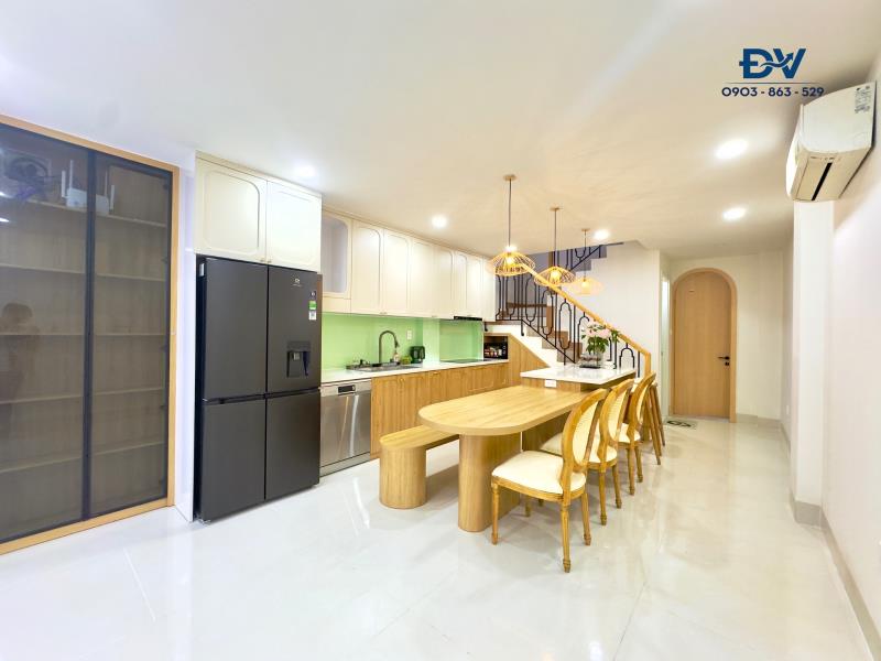 Nhà 5 tầng, đẹp ngay tây thạnh xát aeon tân phú , 4.2x15, chỉ 11 tỏi