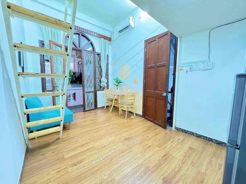 Phòng 50m2_vạn hạnh mall_duplex_ ban công - 2