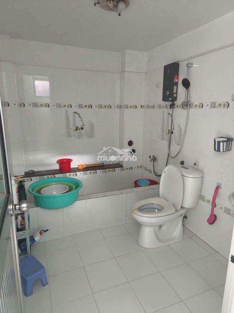 Nhà lầu gần ngã tư 550 giá 7 triệu 500 - 3