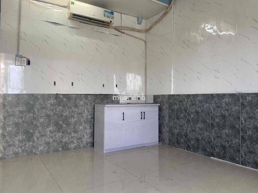 Phòng ngay mặt tiền đường trần văn kiểu. khu binh phu q6 - 2