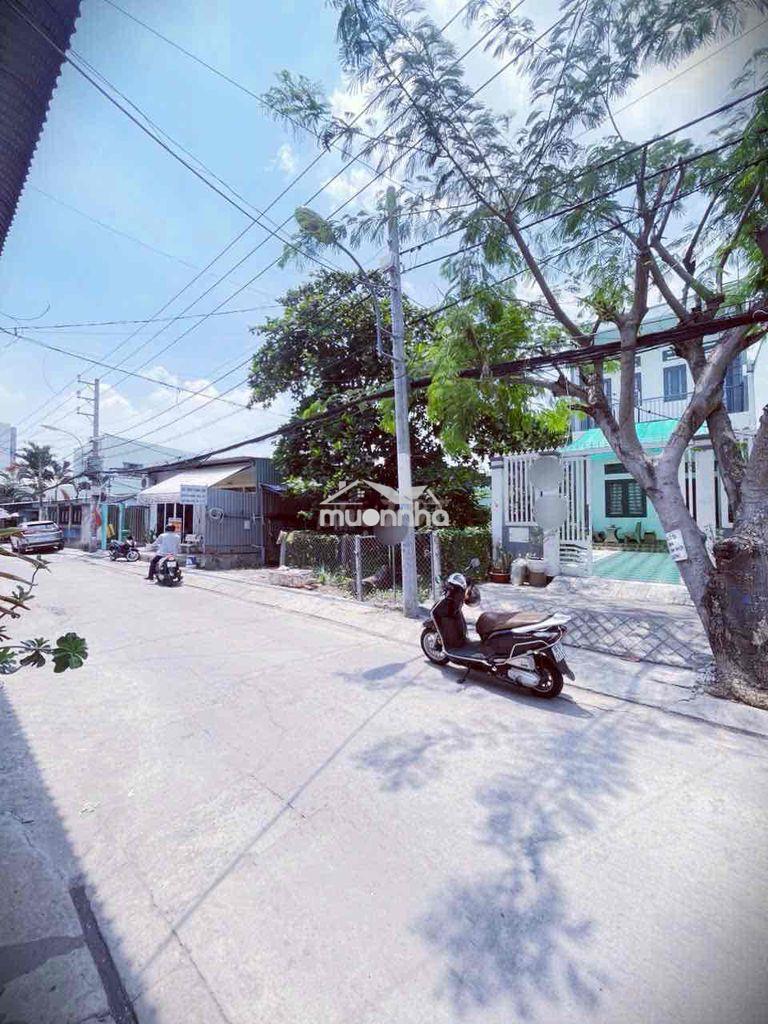 Nhà đường xe hơi - ngang 5 x 24 - phú mỹ hưng cách nhà 12p