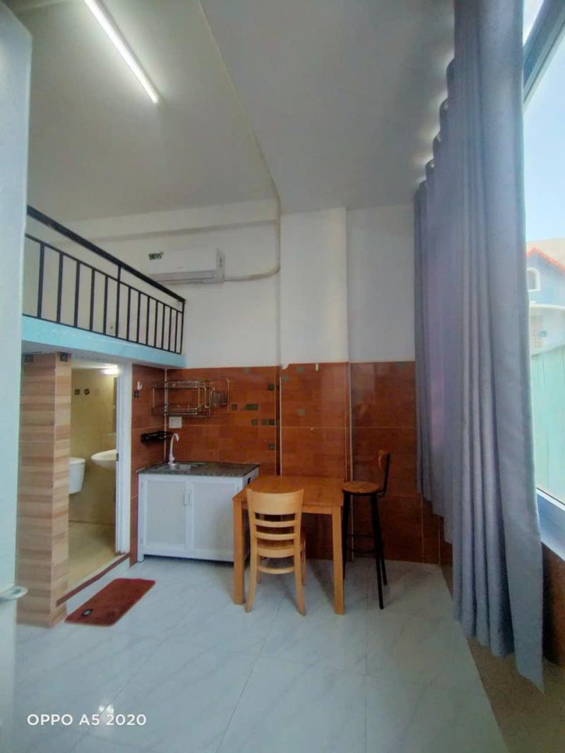  Cho thuê phòng trọ đẹp cửa sổ giá rẻ ngay vòng xoay lăng cha cả, gần sân bay tsn  - 4