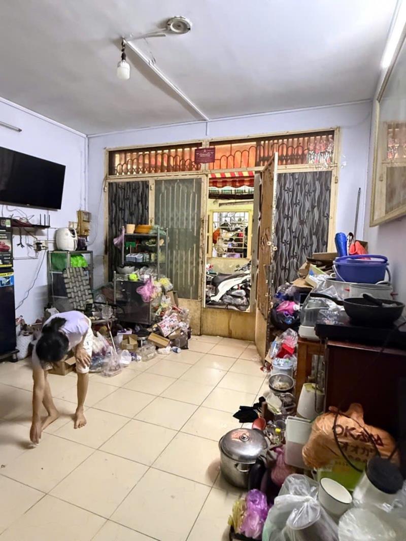 Kế cv 23/9 - trung tâm q.1 - đỗ quang đẩu - dt: 4.4*8m nở hậu 6.2m - 5 tỷ 850  - 2