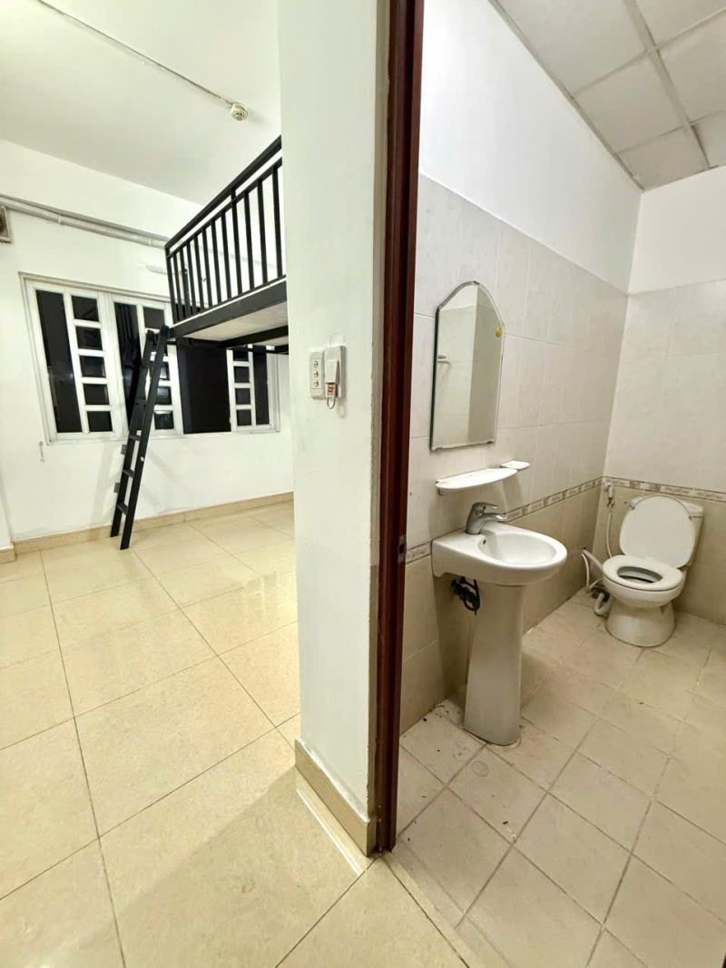 Trọ có gác siêu rộng ở được 3-4 bạn sinh viên gần sát đại học văn hiến - đh công thương - âu cơ - lũy bán bích quận tân phú