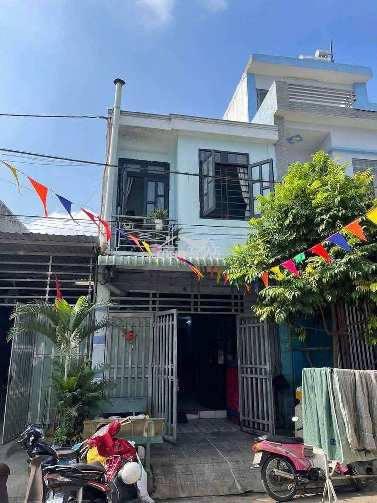 Nhà lầu gần bicosi tân bình
