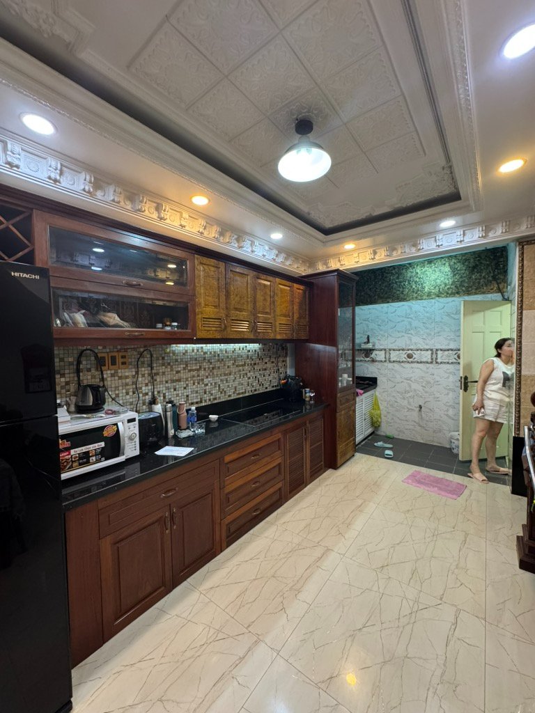 Sát mặt tiền - trung tâm q.5 - trần bình trọng - dt: (42m2) – 5 tầng - 9 tỷ 5 - 3