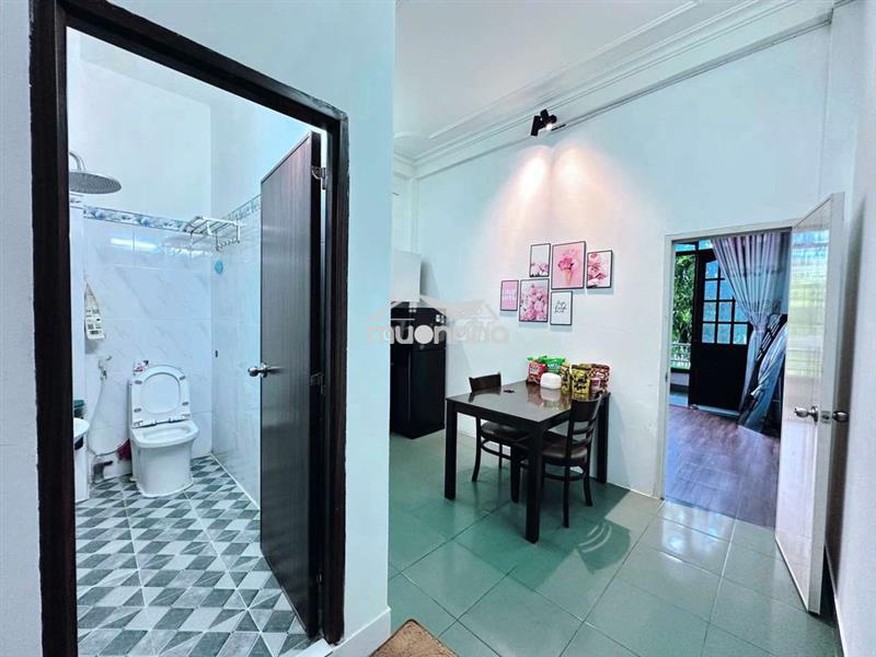 Chính chủ cho thuê 1 ngủ bếp riêng, khép kín 40m2 mặt tiền trường sa