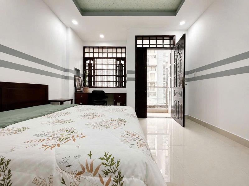 Nhà mới full nội thất - ban công - ngay dh văn lang cs2 - 2