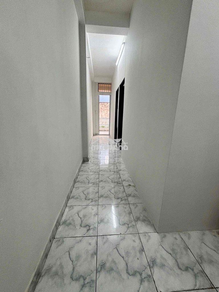 Căn hộ 2 phòng ngủ – ban công lớn – trống sẵn khu etown