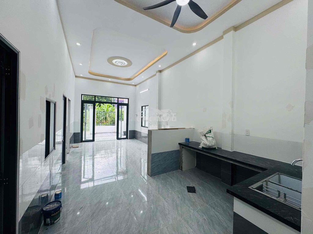 Nhà mới xây gần quốc lộ 13 , dân sát bên , trường chợ - 4