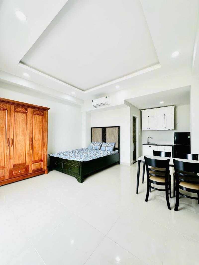 Cho thuê studio ban công 35m2 full nội thất ngay ngã tư hàng xanh - trường đại học hutech - ngoại thương - hồng bàng - uef