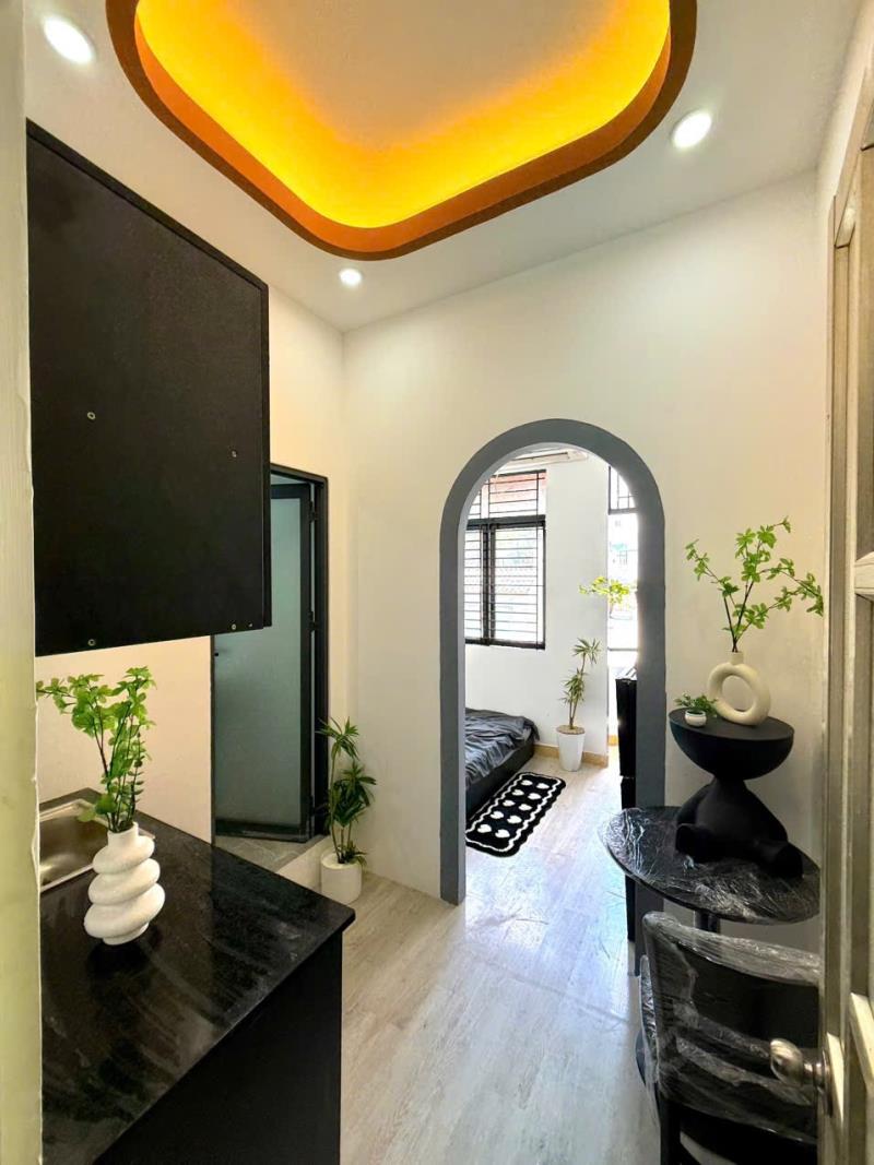 Full nội thất ban công siêu thoáng tách bếp chưa đến 6tr gần đại học kinh tế, kiến trúc, văn lang,… - 2
