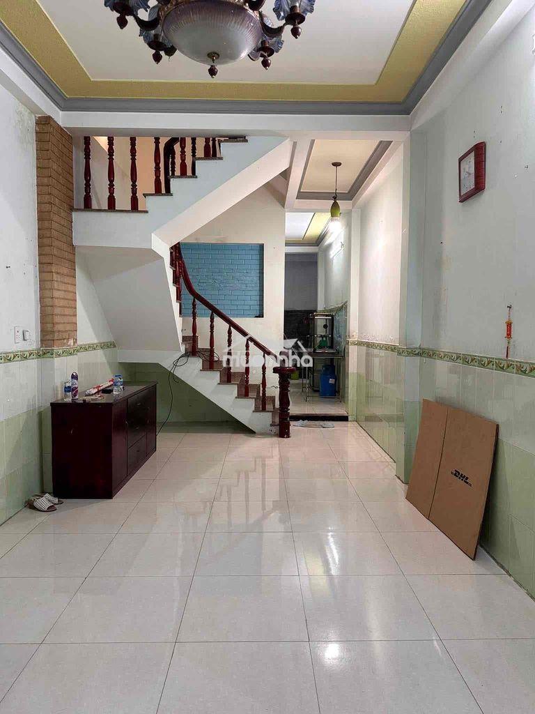 Cho thuê nhà nguyên căn ngay cv làng hoa gò vấp