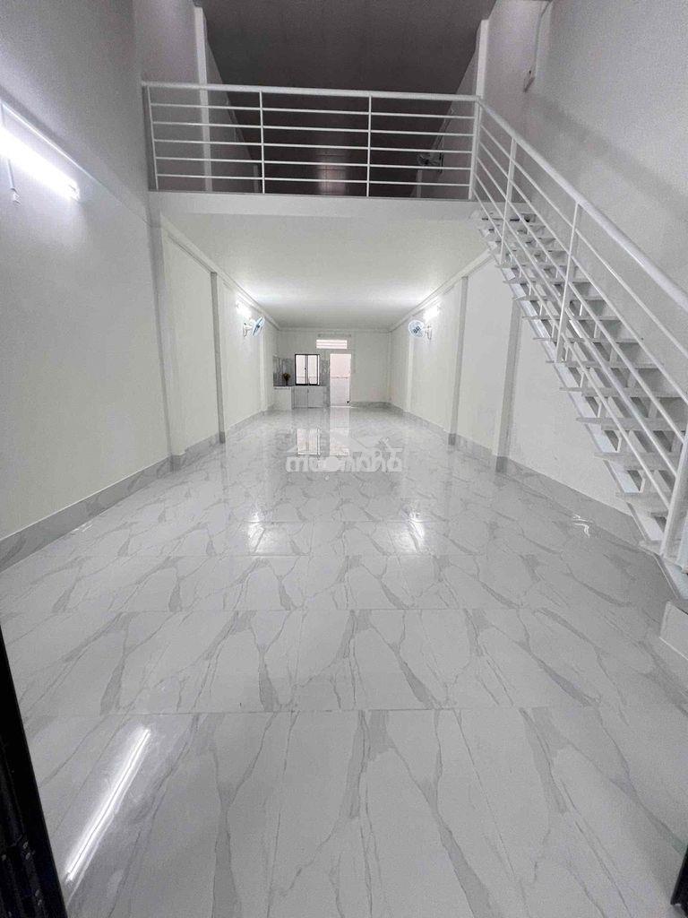 Cho thuê nhà khu bàu cát tân bình. dt: 4m7x 20 trêt lững giá 14tr - 2