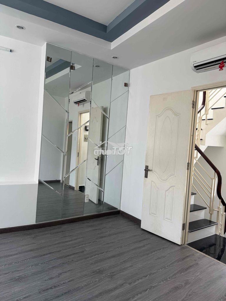 Nhà mới gần hẻm xe hơi trần đình xu quận 1 - 4