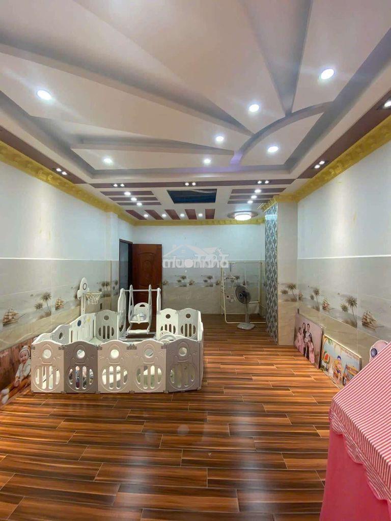Nhà to 5 tầng - ngang 12m  dài 35m - đường 12m - 4
