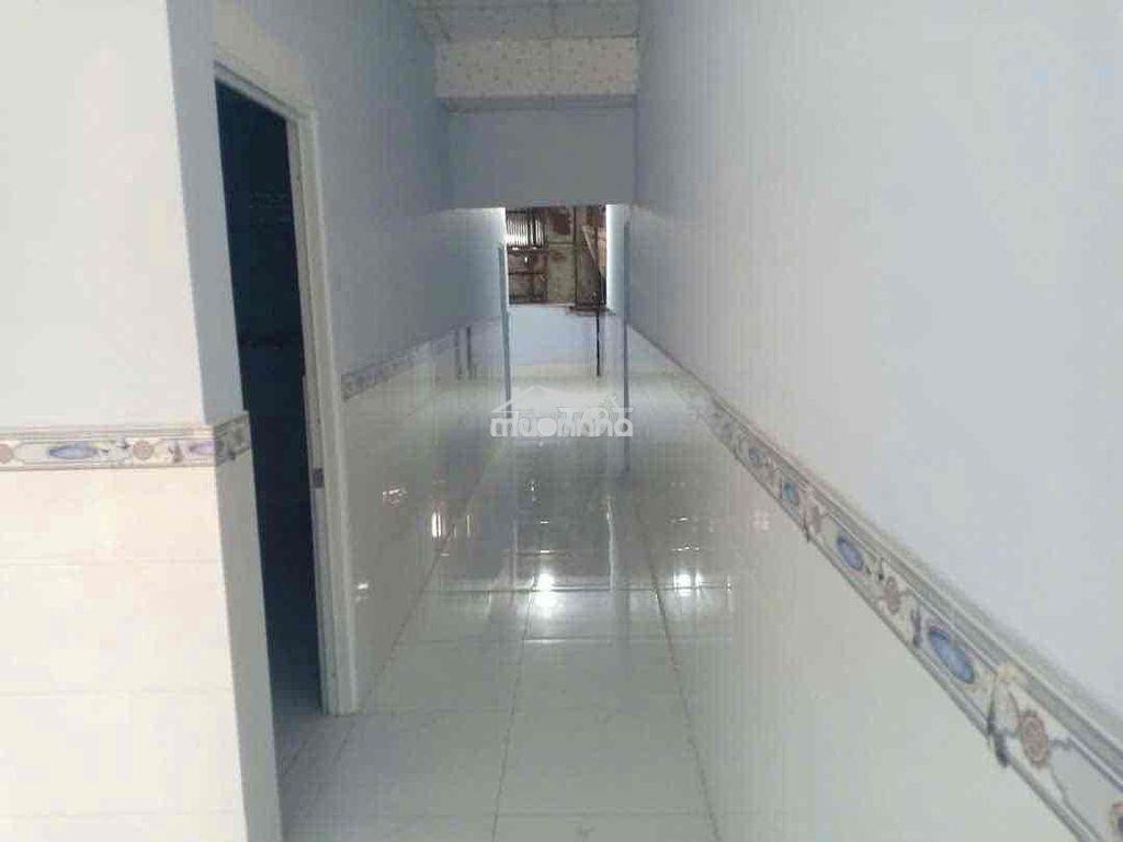 Cho thuê nhà cấp 4, 5x24m, 2pn, đường xe tải thông, nvq, đht, q12 - 2