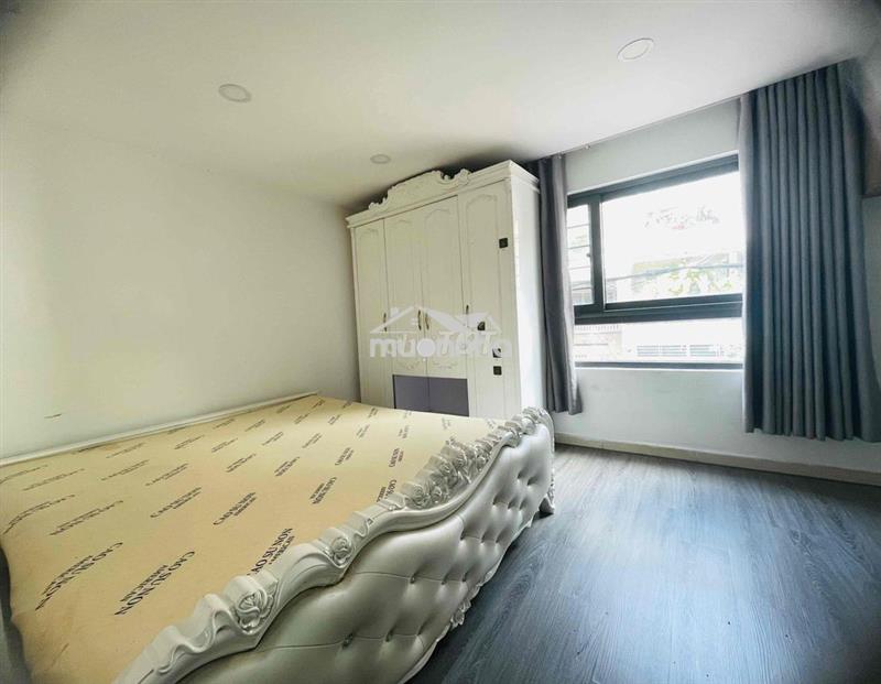 Tầng 1 tách bếp, phòng ngủ