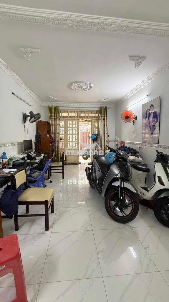 Bán nhà 3 phòng ngủ - nhà 2 mặt hẻm - ngang đến 4m - hẻm xe hơi