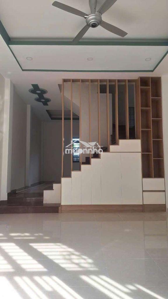 Nhà 1 trệt 2 lầu 5x11m 3 phòng 3 wc hẻm 2319 huỳnh tấn phát