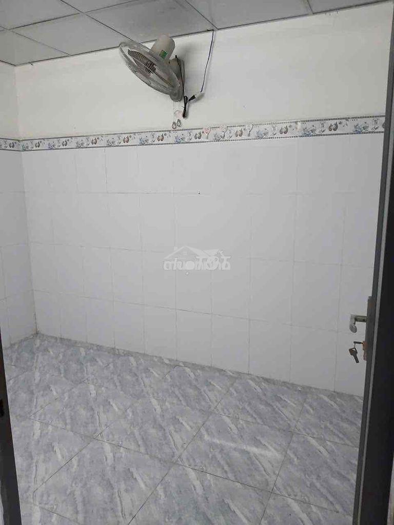Nhà cấp 4, đẹp, 2 phòng ngủ, phòng khách , bếp toilet - 3
