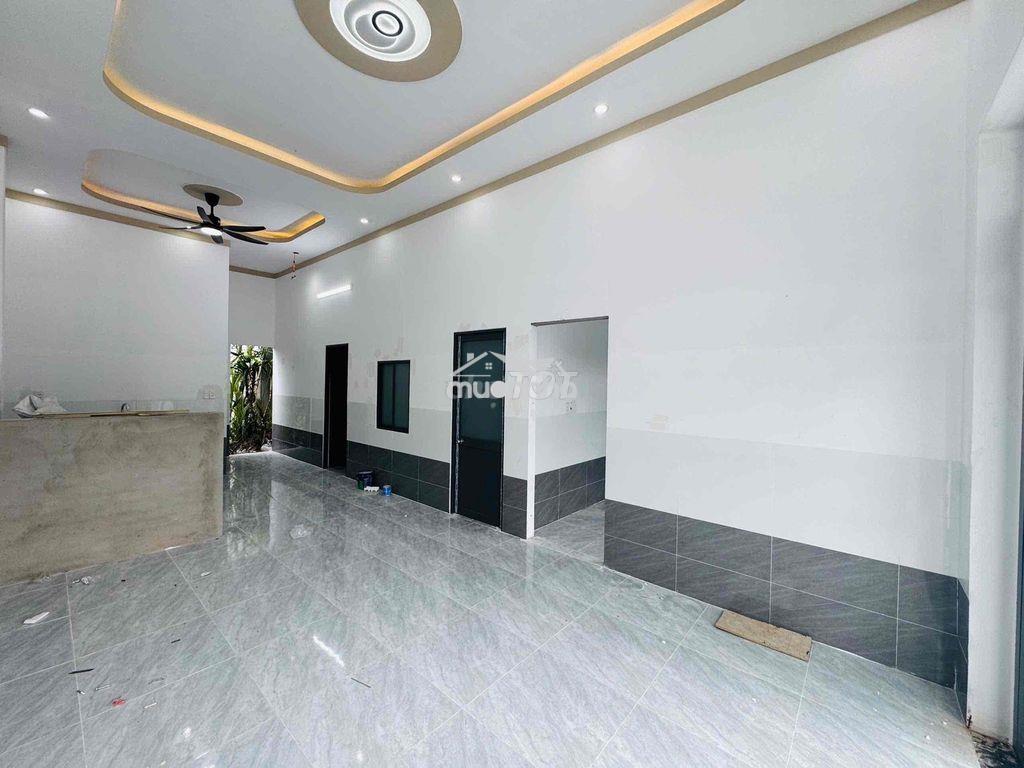 Nhà mới xây gần quốc lộ 13 , dân sát bên , trường chợ - 3