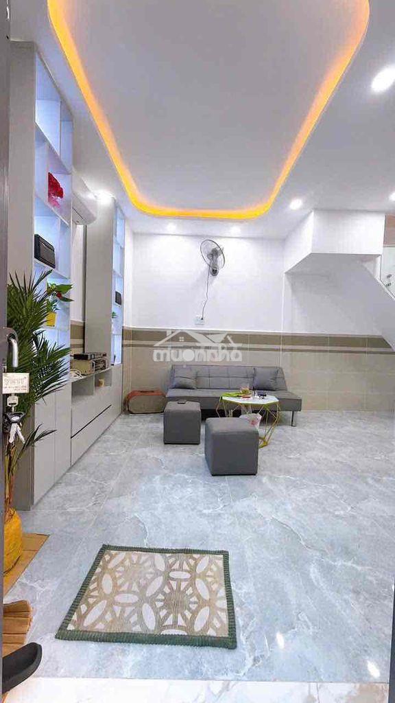 Bán nhà đẹp 2 tầng vào ở ngay. full nội thất trên đường bến vân đồn - 2