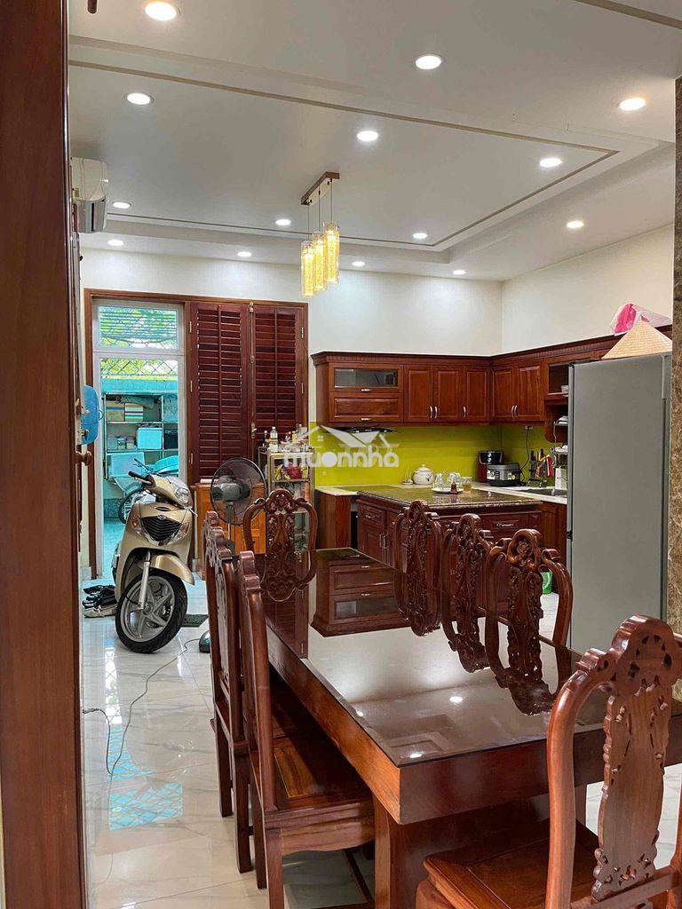 Biệt thự góc 2 mặt tiền kdc gia hoà, phước long b. dt: 252m2/20.5  tỷ - 3