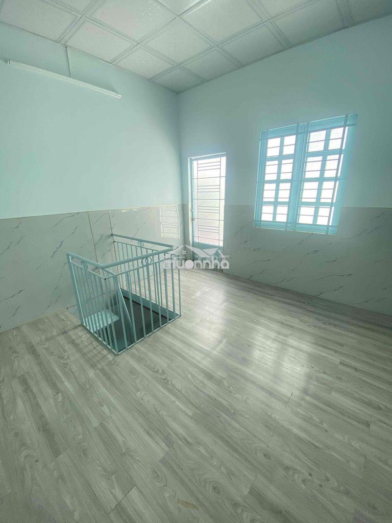 Cho thuê phòng trọ 1 trệt + 1lầu+bancol nhà bè chỉ 2.2tr - 2