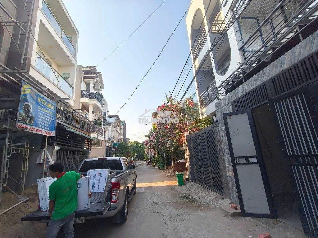 Hiếm ai bán 4 tỷ 250 cho căn nhà 3 tầng, hẻm ô tô tránh nhau 4 pn 3 wc - 2