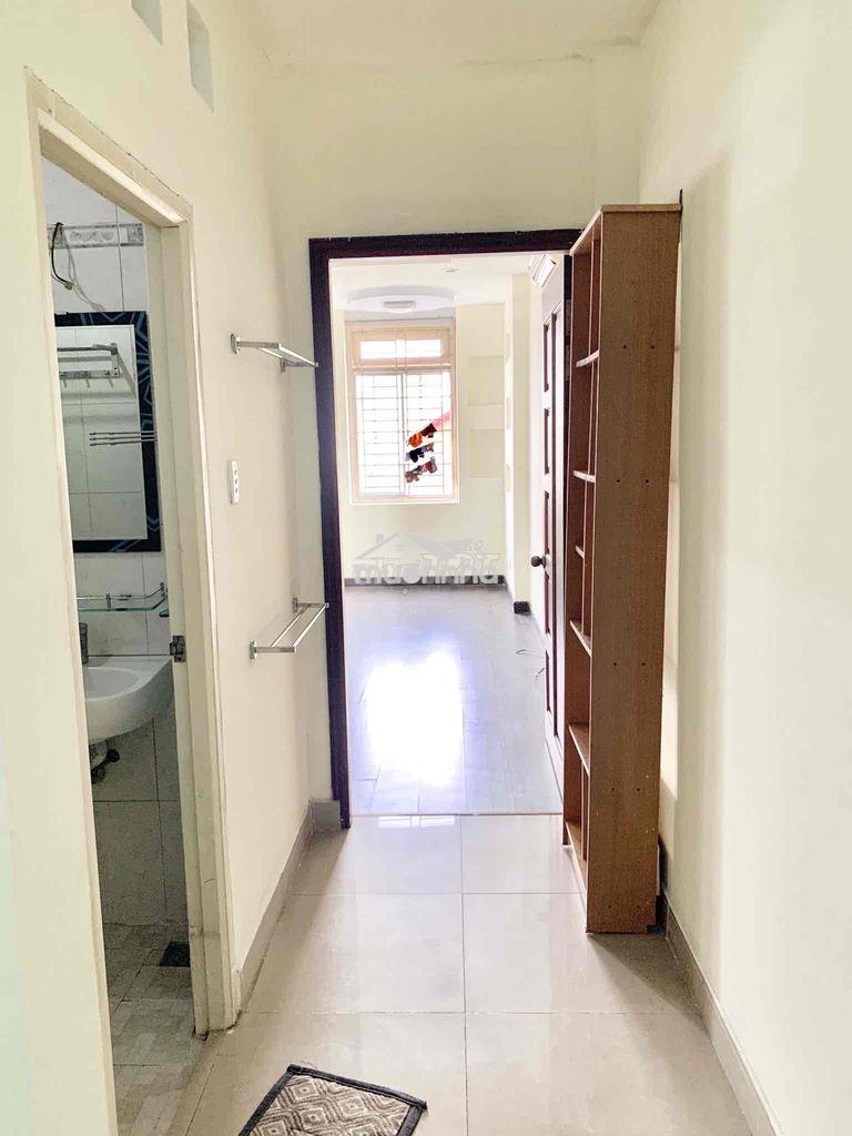 Phòng full nội thất, bếp và toilet riêng, có bancong, quận 8 - 3