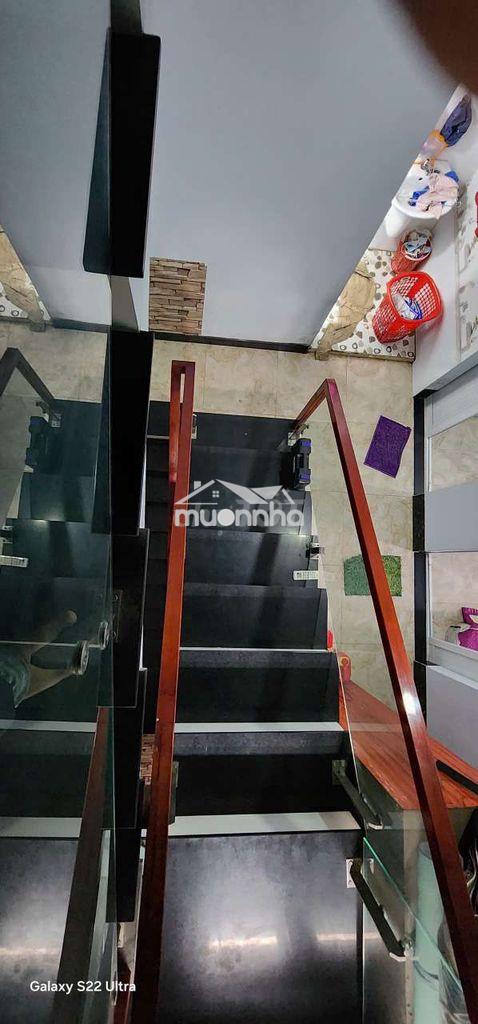 Chính chủ bán nhà sc 1 trệt 2 lầu - 4