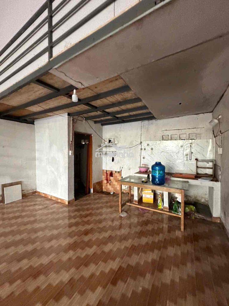 Cho thuê kho xưởng xe tải 2 tấn..hẻm ht07..q12,dt:5x16m có điện 3f - 2