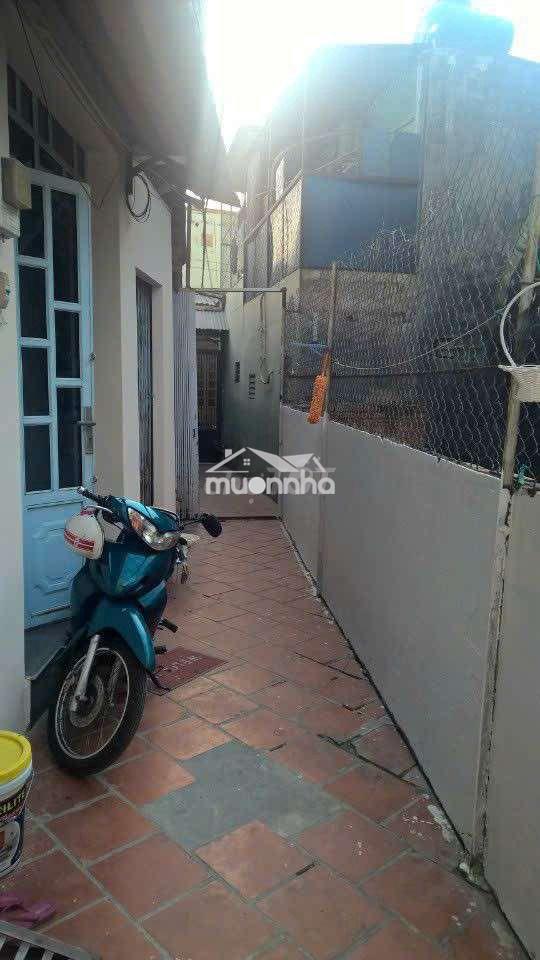 Cho thuê nhà gần chợ phú lạc . bình chánh
